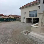 Duplex Avec Parking Chassieu
