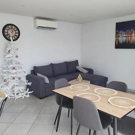Apartment Duplex Avec Parking *