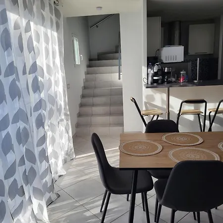 Duplex Avec Parking *