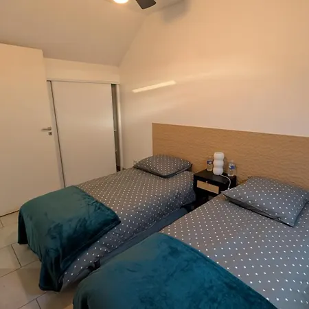 Duplex Avec Parking