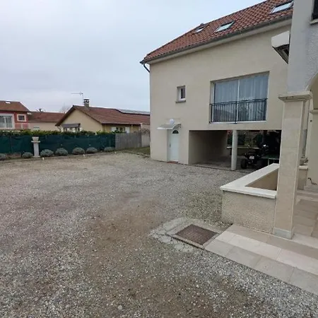Duplex Avec Parking Chassieu