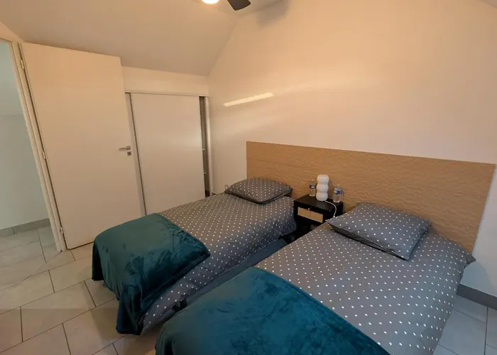 Duplex Avec Parking